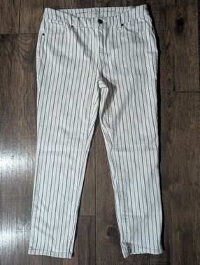 Chicos So Slimming Girlfriend Slim Leg Ankle Cream Jeans w/ Gray Striping Sz 4R
